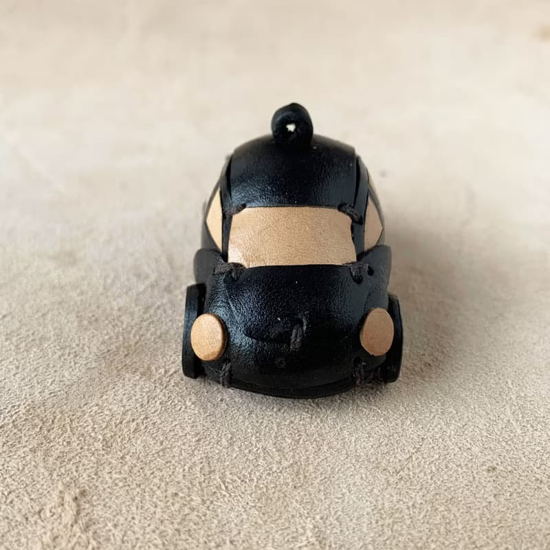 金龜車(手染黑色)-真皮植鞣 皮革鑰匙圈 吊飾 裝飾品