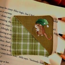 (限量)巢鼠刺繡布書籤-芥末綠