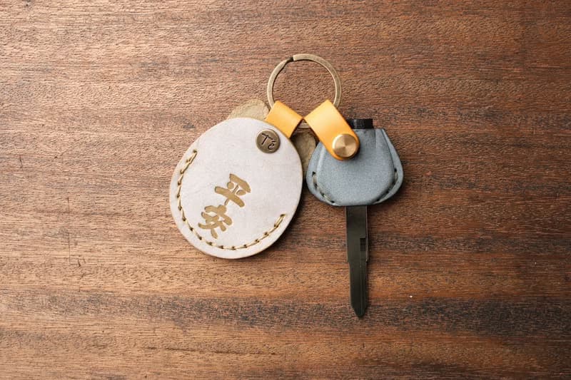 茶皮  SUZUKI 台鈴 SUI 125 機車鑰匙皮套 達摩 福神 富士山