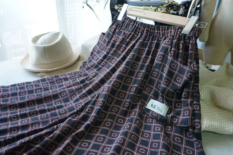 設計手作-外翻口袋設計鬆緊帶拼接寬褲褲裙-馬賽克窗花-黑巧克力