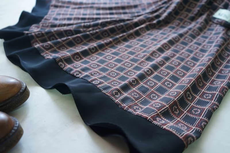 設計手作-外翻口袋設計鬆緊帶拼接寬褲褲裙-馬賽克窗花-黑巧克力