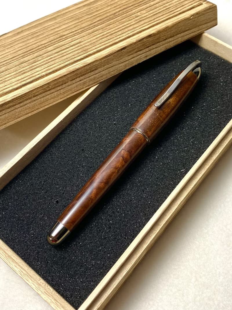 3952老山羊-那魯灣 胡桃木樹瘤 高清高亮版 書法鈦尖系列鋼筆