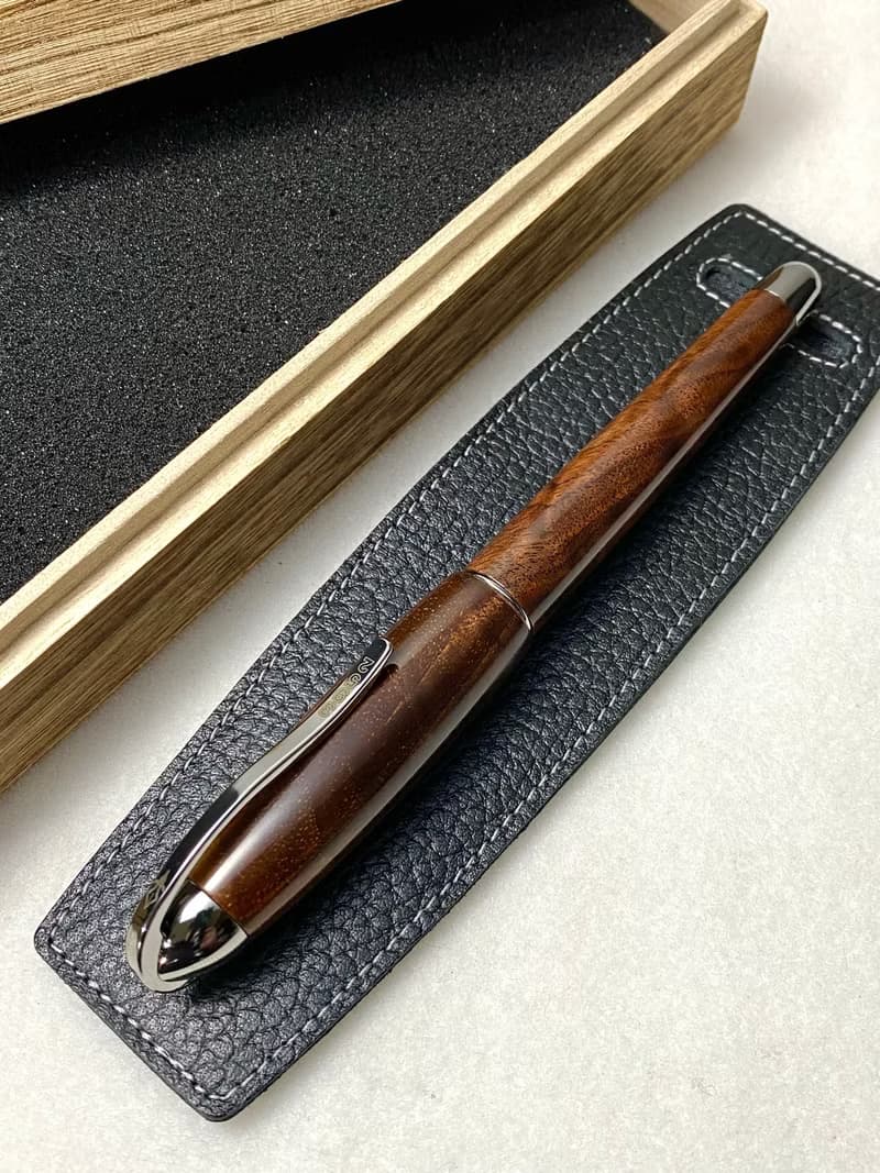 3952老山羊-那魯灣 胡桃木樹瘤 高清高亮版 書法鈦尖系列鋼筆