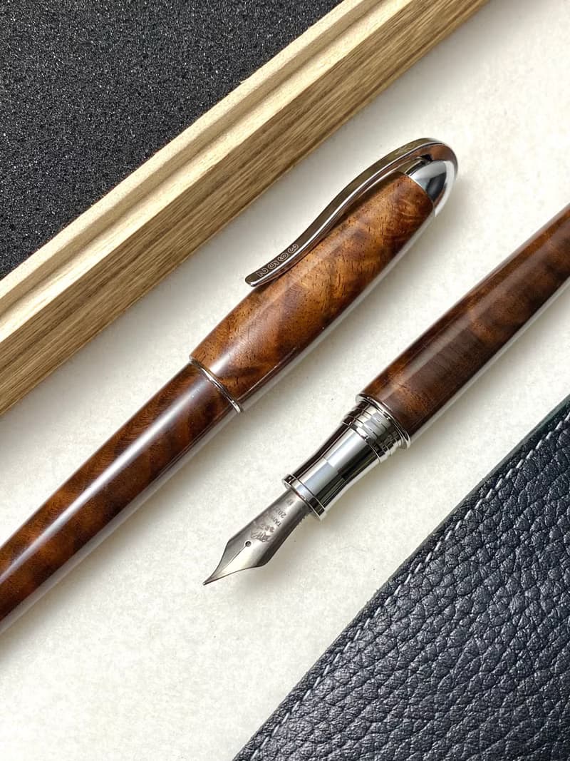 3952老山羊-那魯灣 胡桃木樹瘤 高清高亮版 書法鈦尖系列鋼筆