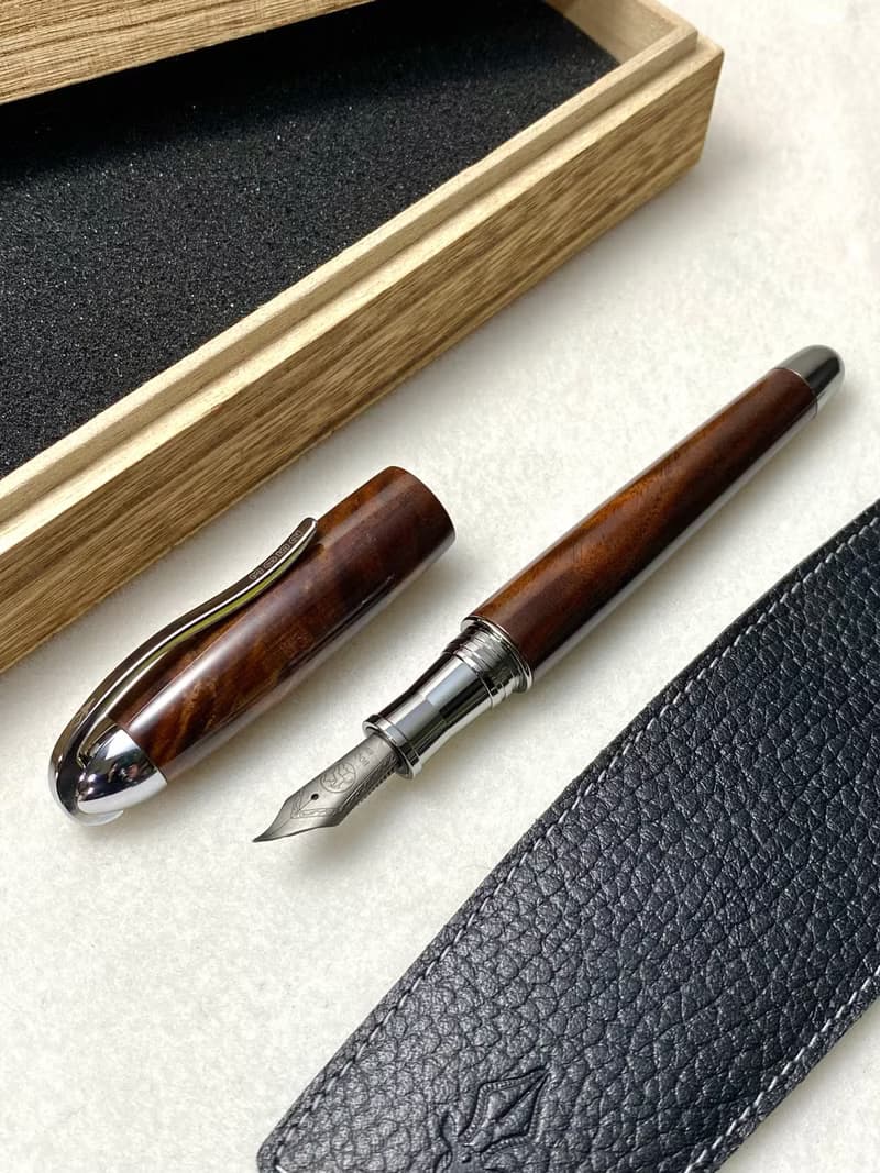3952老山羊-那魯灣 胡桃木樹瘤 高清高亮版 書法鈦尖系列鋼筆