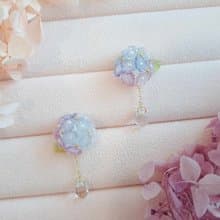 【雫之季節】紫陽花花球水滴耳環 (霧白)