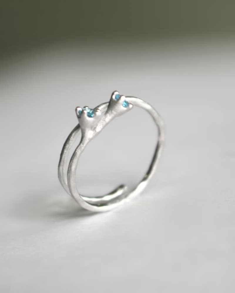 Little Mollis Ring (Swiss Blue Topaz) sand blast finishing