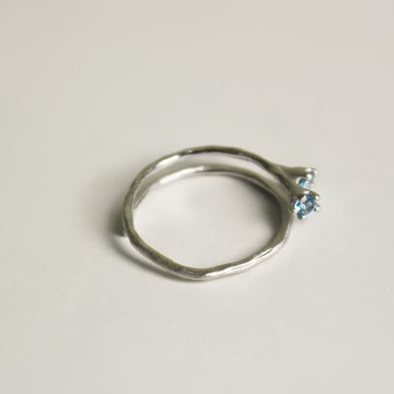 Little Mollis Ring (Swiss Blue Topaz) sand blast finishing