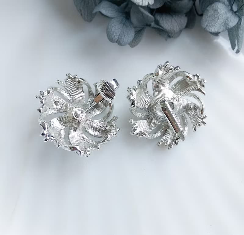 Vintage Jewelry  SARAH COV Silvery Sunburst 夾式耳環