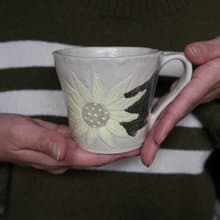 日本製　ひまわり　マグカップ　ベージュ　ハンドメイド　陶器