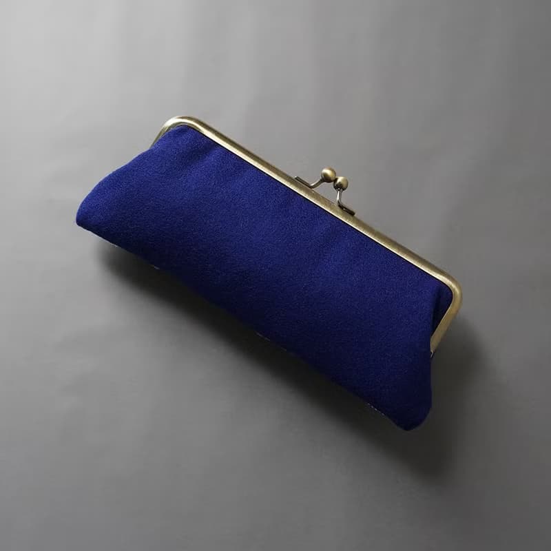 眼鏡ケースにも　ビーズ刺繍のペンケースがま口 18　ブルー　一点もの　送料無料　クリスマス　母の日　ギフト