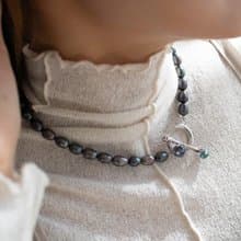 Buckle Snowball Black pearl Necklace