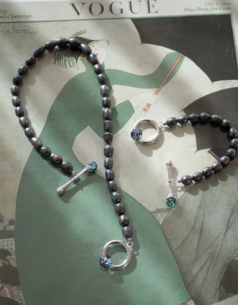 Buckle Snowball Black pearl Necklace