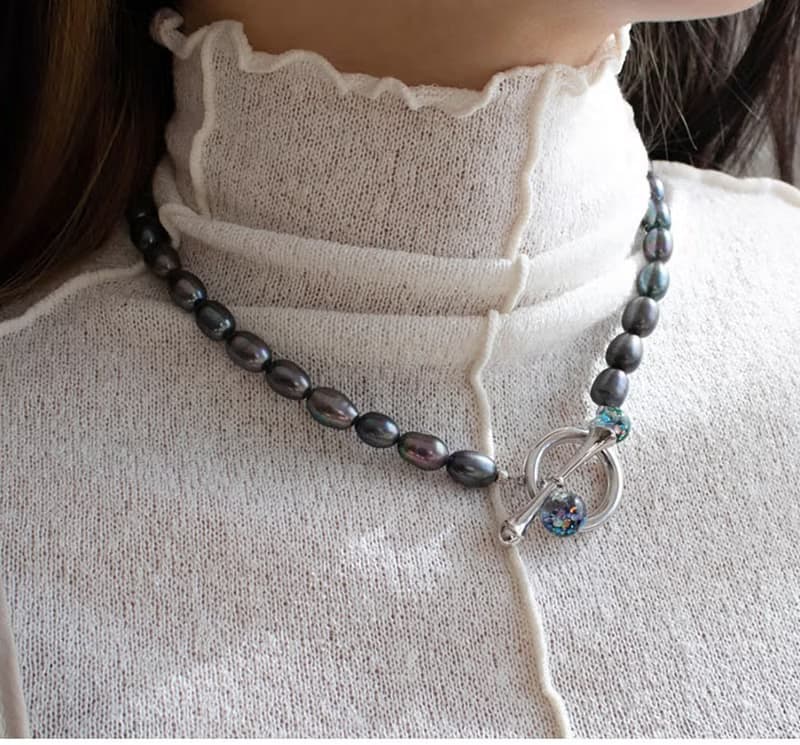 Buckle Snowball Black pearl Necklace