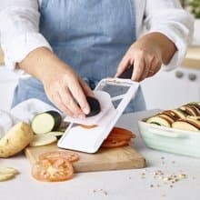 【涼夏備餐】OXO 可調式蔬果削片器
