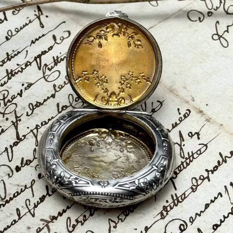 50688-迷人19世紀末法國純銀花卉雕刻項鍊墜飾盒-不含鍊