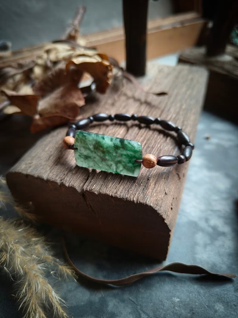 天然緬甸飄綠無事牌檀珠手鍊