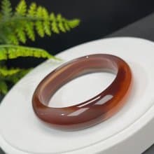 優質 馬達加斯加漸變紅瑪瑙手鐲 58MM 冰潤千層海浪紋 熱情喜慶