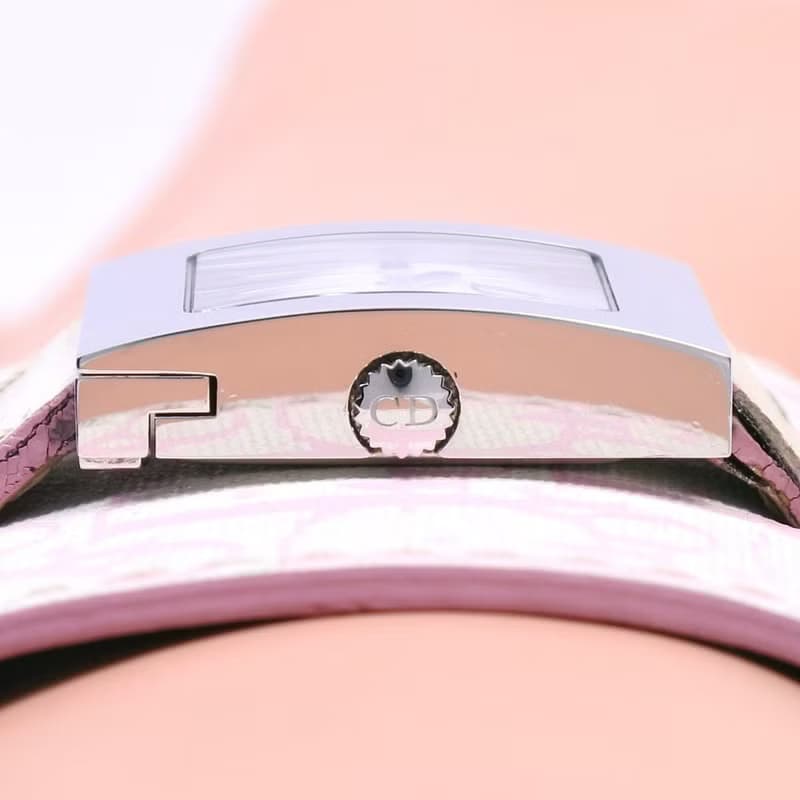 【日本直送】クリスチャンディオール Dior マリス 腕時計 D78-109 SS × レザー 白 クオーツ ホワイトシェル文字盤 レディース【中古】