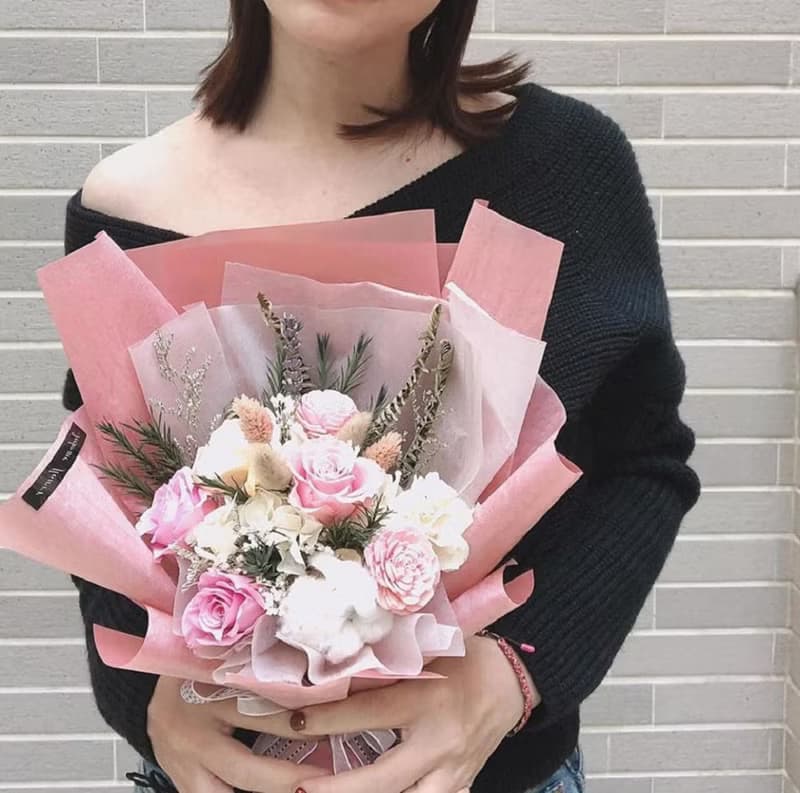 永生花束 乾燥花束 永生花 索拉花 畢業花束 情人節花束 生日花束
