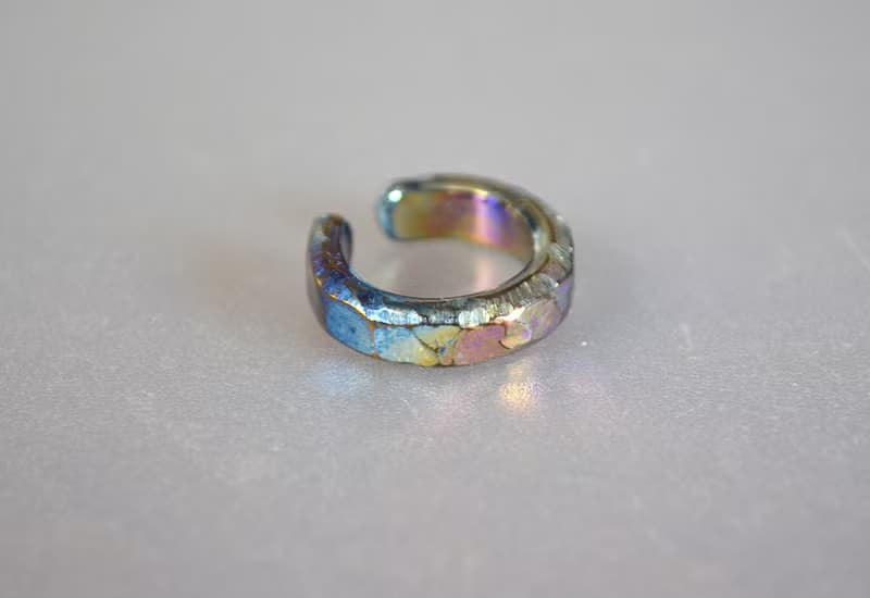 Titanium ear cuff・チタンイヤーカフ=ロックイヤー=虹・受注生産