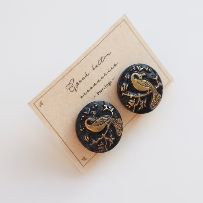 夜空中佇立的小鳥 / 捷克玻璃鈕釦飾品 ( 耳環 / 夾式耳環)