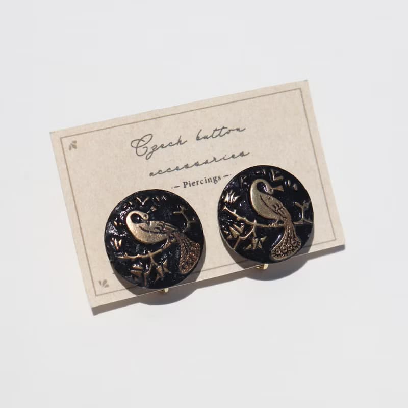 夜空中佇立的小鳥 / 捷克玻璃鈕釦飾品 ( 耳環 / 夾式耳環)