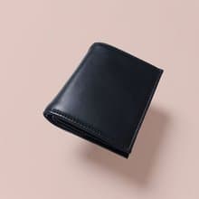 上質イタリア製革  小銭が取り出しやすい二つ折り財布 - Short Wallet - BLACK - CAREN QUOYLE -