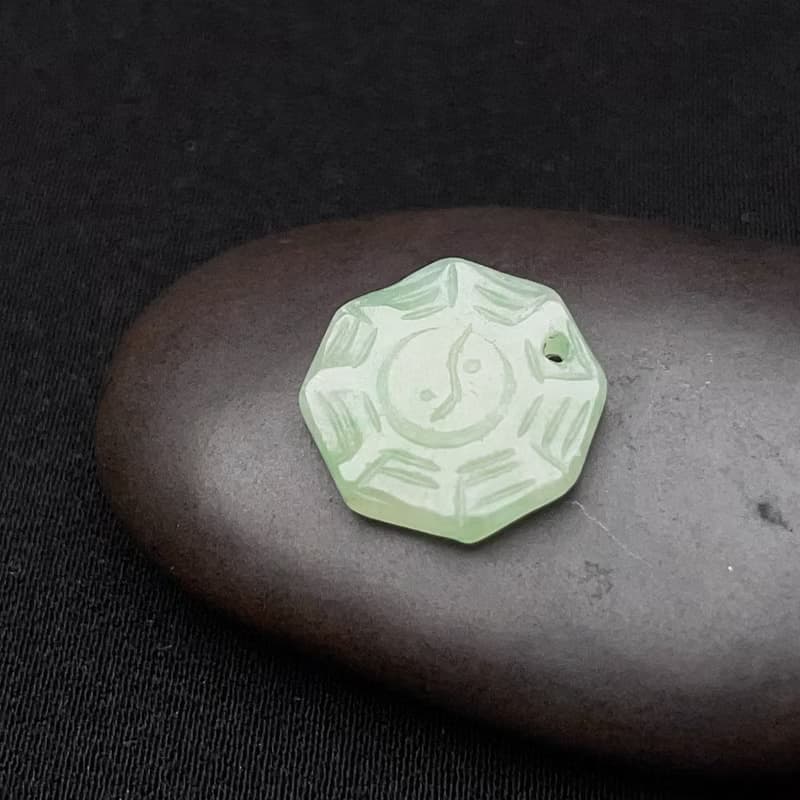 冰綠翡翠八卦吊飾 | 天然緬甸玉翡翠A貨