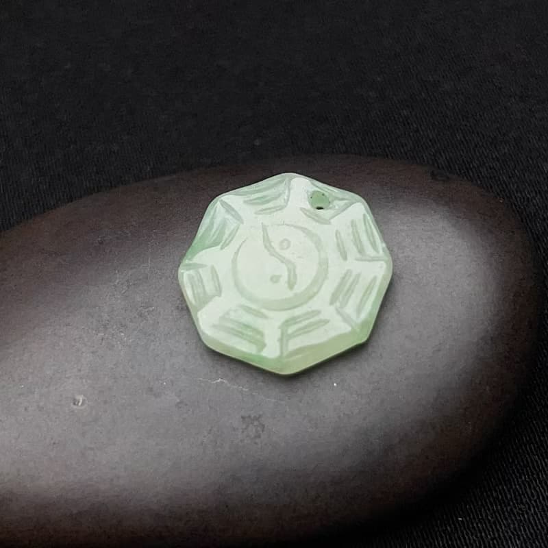 冰綠翡翠八卦吊飾 | 天然緬甸玉翡翠A貨