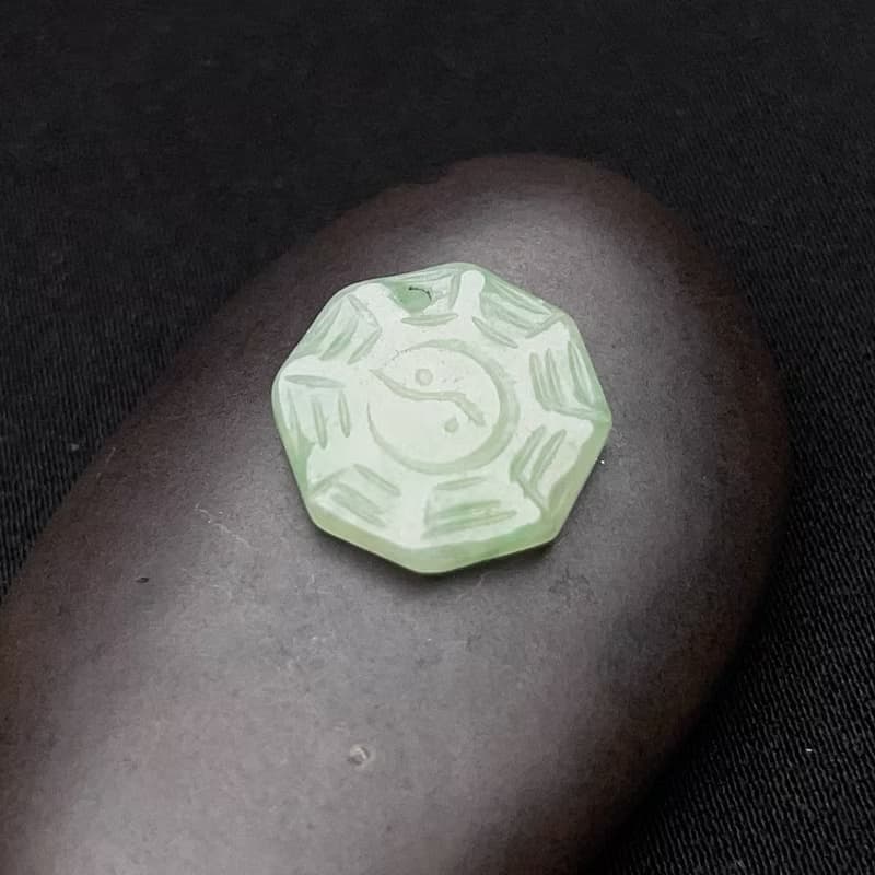 冰綠翡翠八卦吊飾 | 天然緬甸玉翡翠A貨