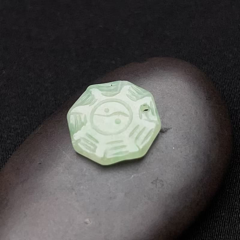 冰綠翡翠八卦吊飾 | 天然緬甸玉翡翠A貨
