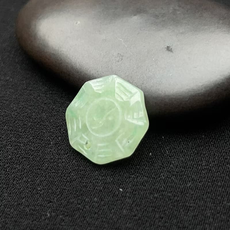 冰綠翡翠八卦吊飾 | 天然緬甸玉翡翠A貨