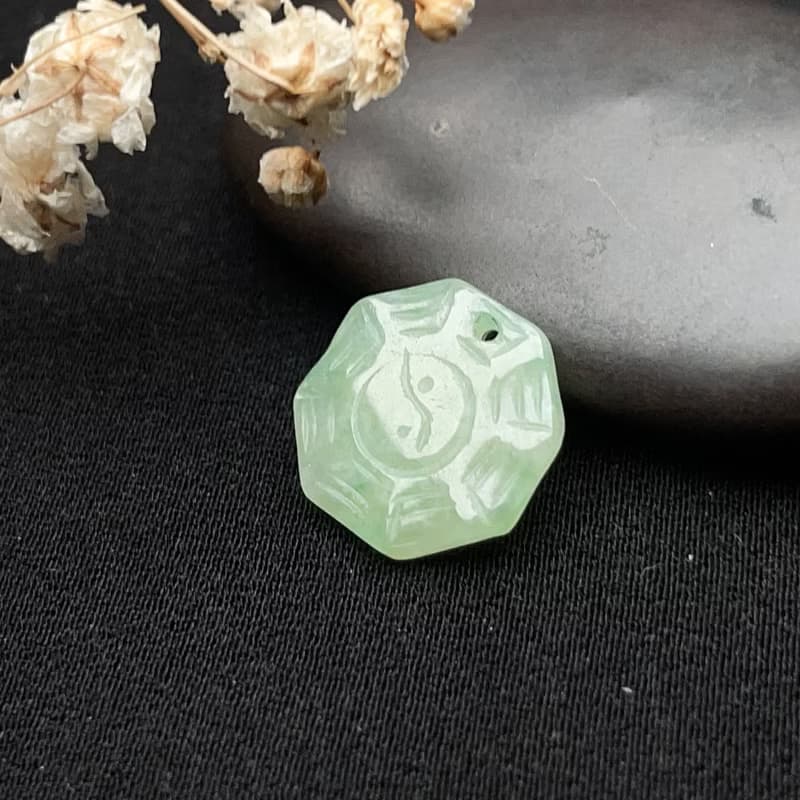 冰綠翡翠八卦吊飾 | 天然緬甸玉翡翠A貨