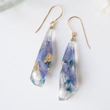 【夏限定】デルフィニウムと淡水パールの鉱石風jewelryピアスorイヤリング