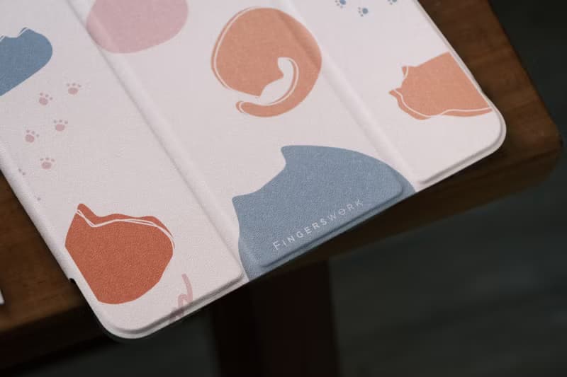 懶惰貓星人 防摔皮革IPAD保護套 三折款附筆槽位