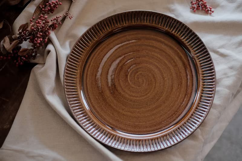 條紋邊 l 27cm大盤 l 飴釉陶盤