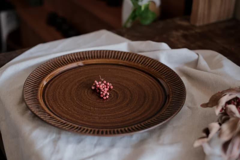 條紋邊 l 27cm大盤 l 飴釉陶盤