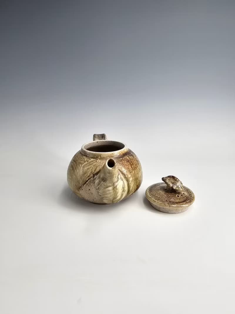 日本艾土入碳柴燒壺