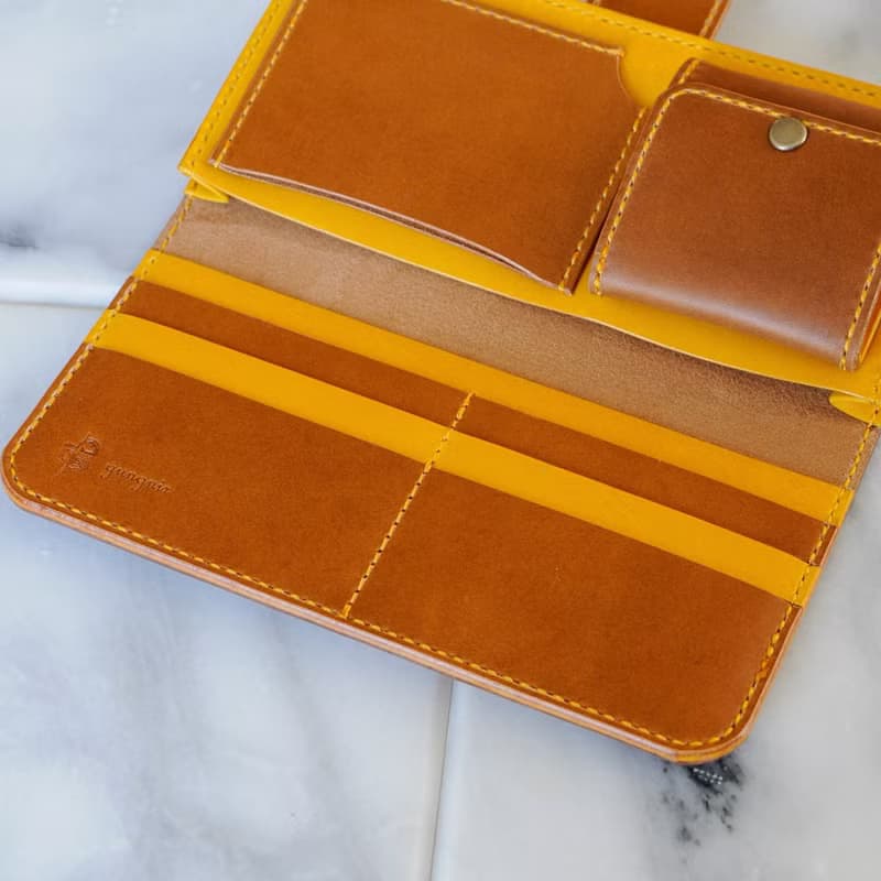 カード収納重視の長財布　No.6　ブッテーロ