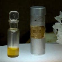 50071-罕見法國古董小香水瓶含鋁質保護盒