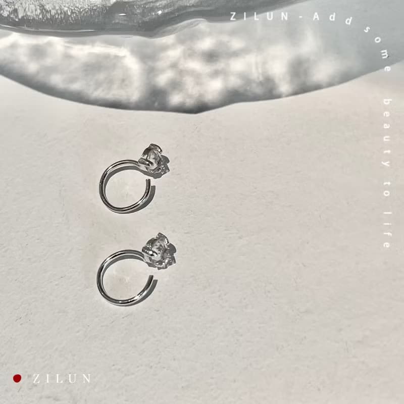 |簡約|耳尖上的糖霜 • 微鑲 • 耳針 • 925silver