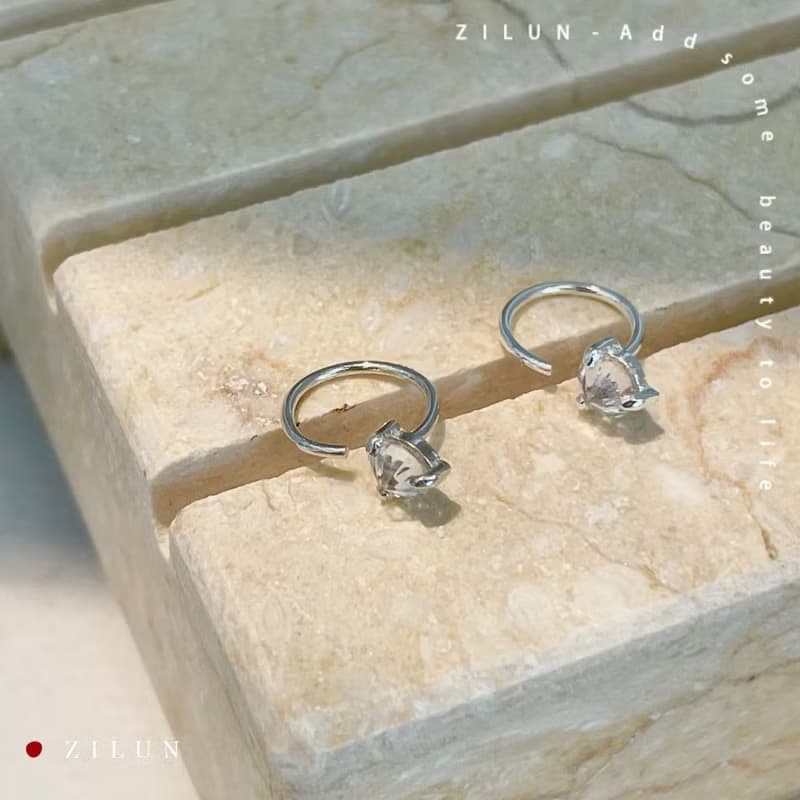 |簡約|耳尖上的糖霜 • 微鑲 • 耳針 • 925silver