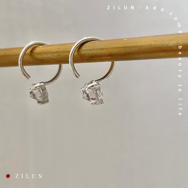 |簡約|耳尖上的糖霜 • 微鑲 • 耳針 • 925silver