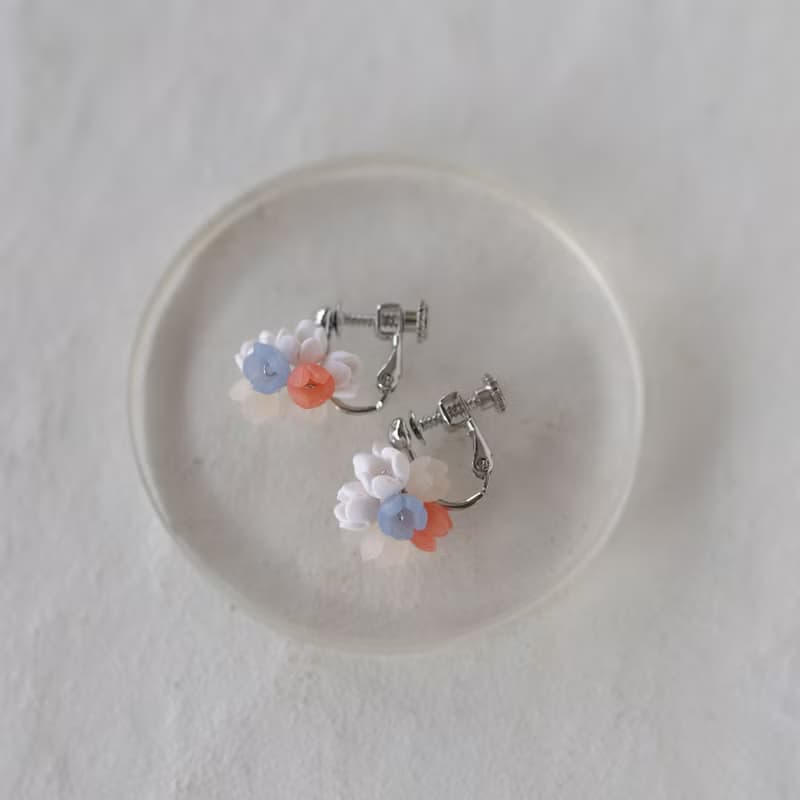 小花束耳環 / 耳夾 / 夏天的顏色