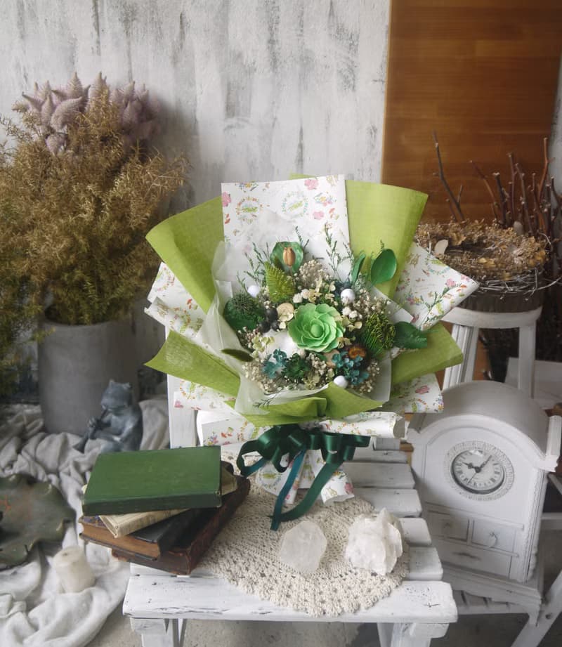 萌蔥森林 .森林綠系.乾燥花.索拉花.永生花.情人節.畢業花束