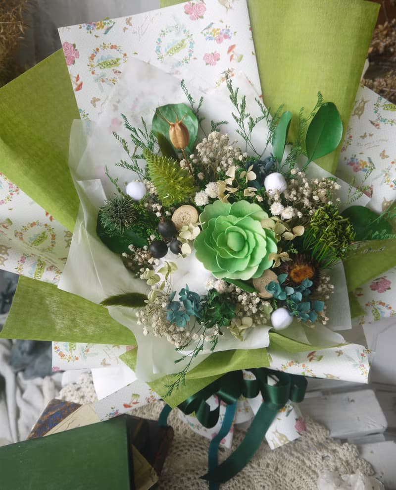 萌蔥森林 .森林綠系.乾燥花.索拉花.永生花.情人節.畢業花束