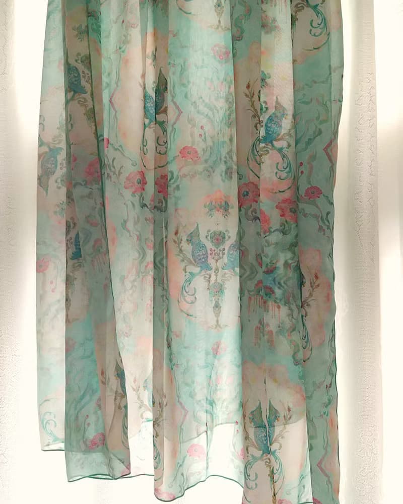 【華羽飾夢】鸚鵡 絲巾