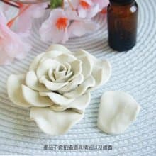 Lovely日本瓷土【綻放花朵玫瑰擴香石、紙鎮、米白】落花瓣款