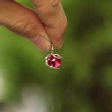 【水晶系列】科技紅寶石 簡約純銀鎖骨墜 附45cm鍍白金純銀格鏈